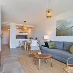 Fantastic Two Bedroom Apartment. Appartamento *